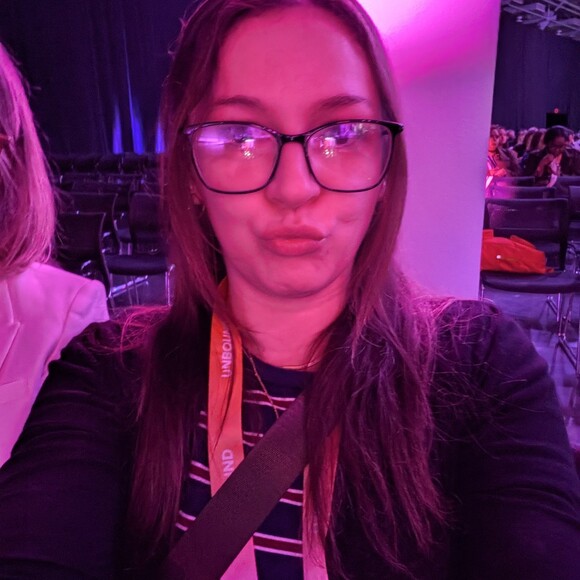 leslienovaa